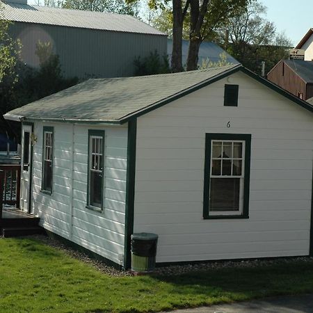 Channel Waterfront Cottages 위어스비치 객실 사진