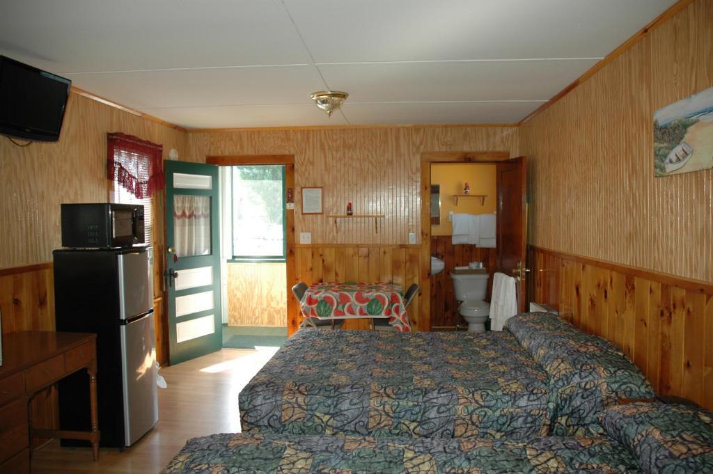 Channel Waterfront Cottages 위어스비치 객실 사진