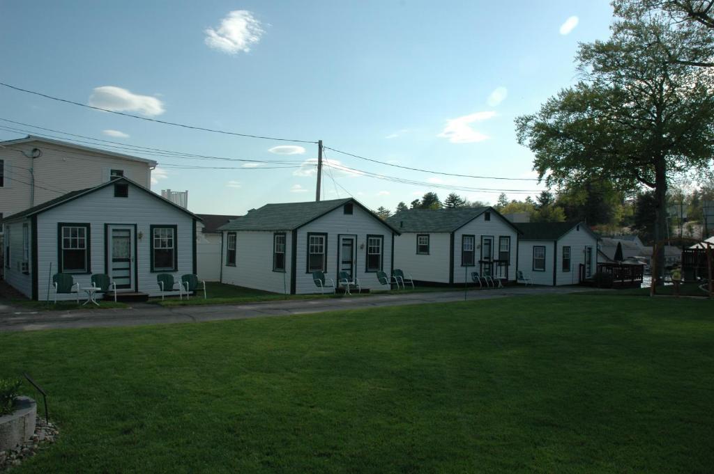 Channel Waterfront Cottages 위어스비치 객실 사진