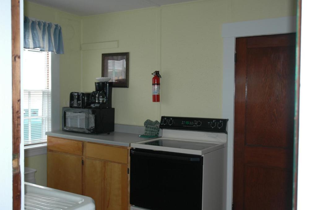 Channel Waterfront Cottages 위어스비치 객실 사진