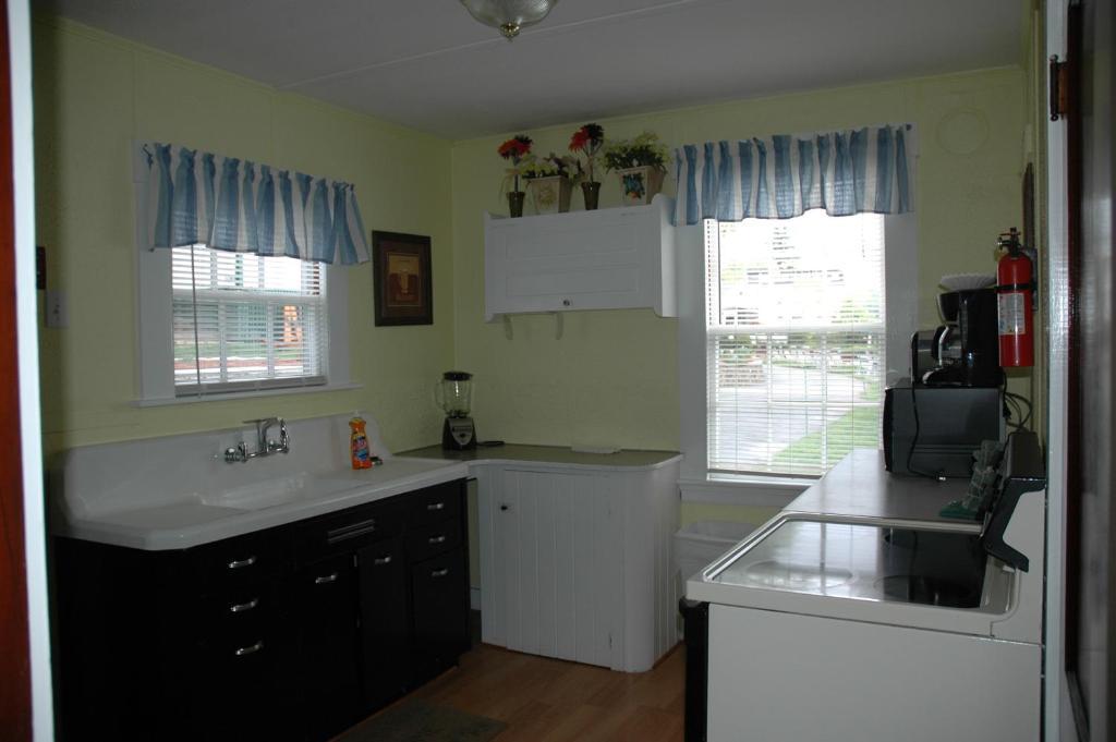 Channel Waterfront Cottages 위어스비치 객실 사진