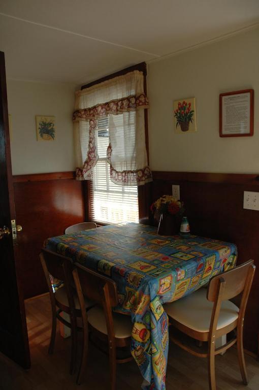 Channel Waterfront Cottages 위어스비치 객실 사진