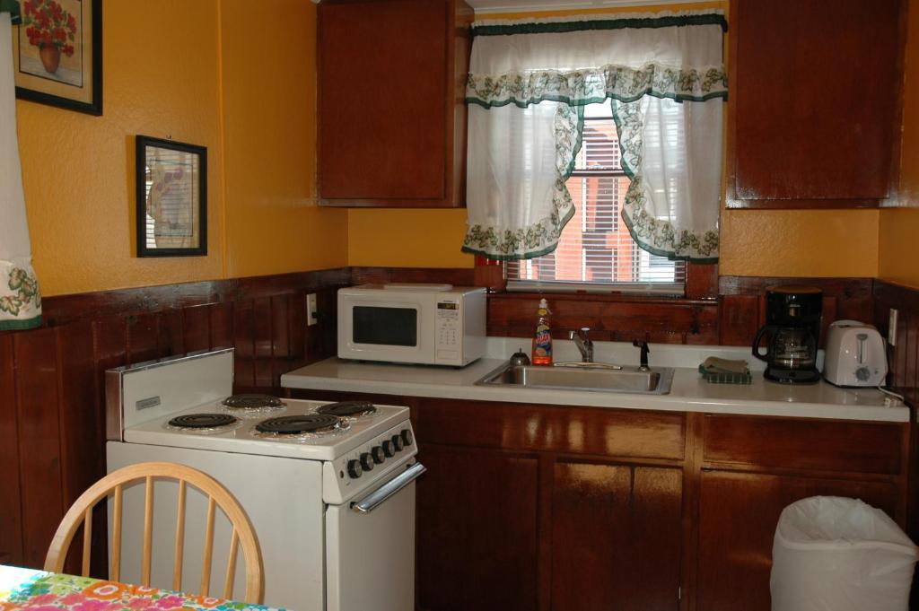 Channel Waterfront Cottages 위어스비치 객실 사진