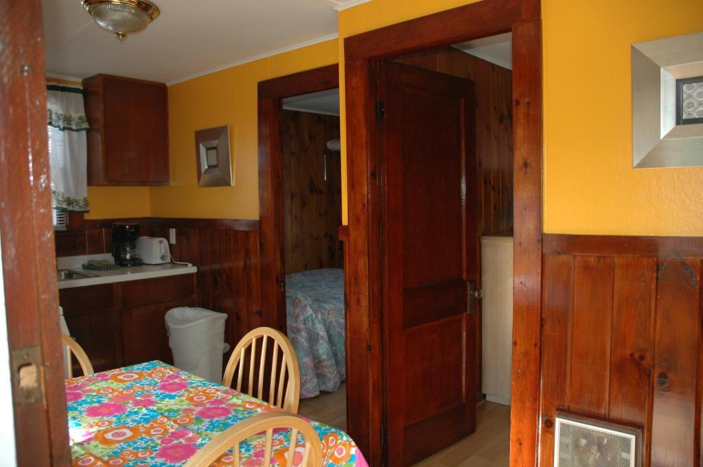 Channel Waterfront Cottages 위어스비치 객실 사진