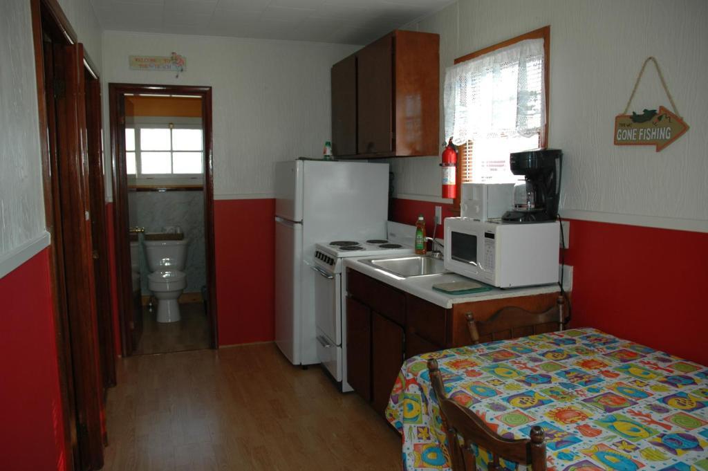 Channel Waterfront Cottages 위어스비치 객실 사진